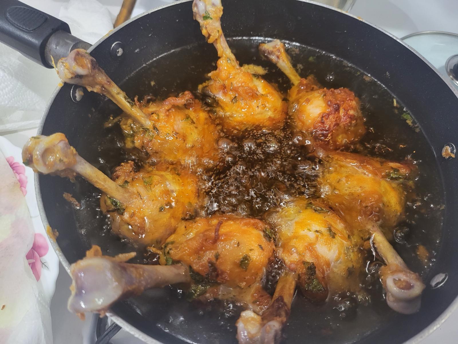 Crispy Seasoned Drumsticks & Lollipops